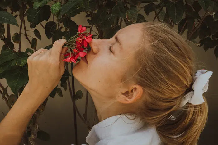 Parfum und Psyche: Wie Düfte deine Stimmung beeinflussen können